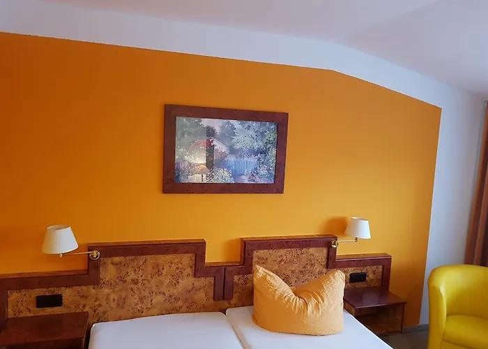 فندق Landhotel 3*